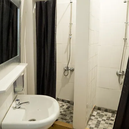 Hostal Aykibom *